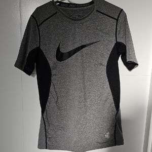 Nike Heather Gray & Black Performance Dri Fit Tee Boys Sz S